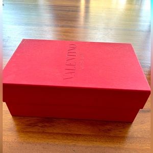 Valentino Garavani shoe box